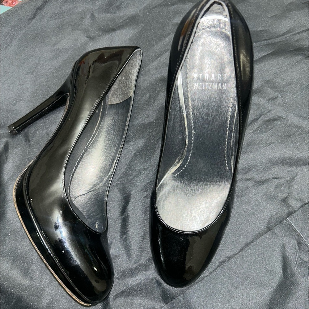 Stuart Weitzman - Black Patent Leather Round Toe Pumps Sz 6